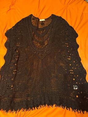 Black Crochet Scoop-Neck Women's Top with Floral Lace Detail